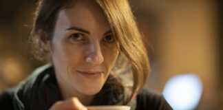 Morgens besser aus dem Bett kommen: 12 Tipps, um leichter aufzustehen Morgens besser aufstehen