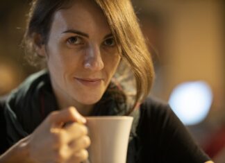 Morgens besser aus dem Bett kommen: 12 Tipps, um leichter aufzustehen Morgens besser aufstehen